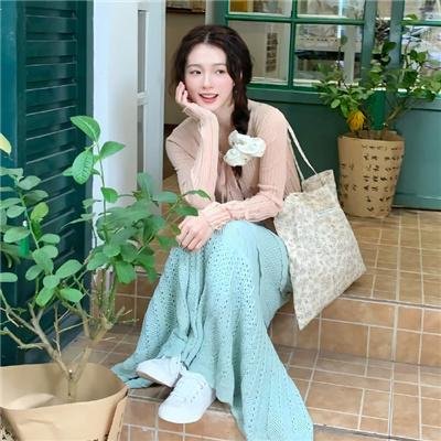 向天真的女生投降