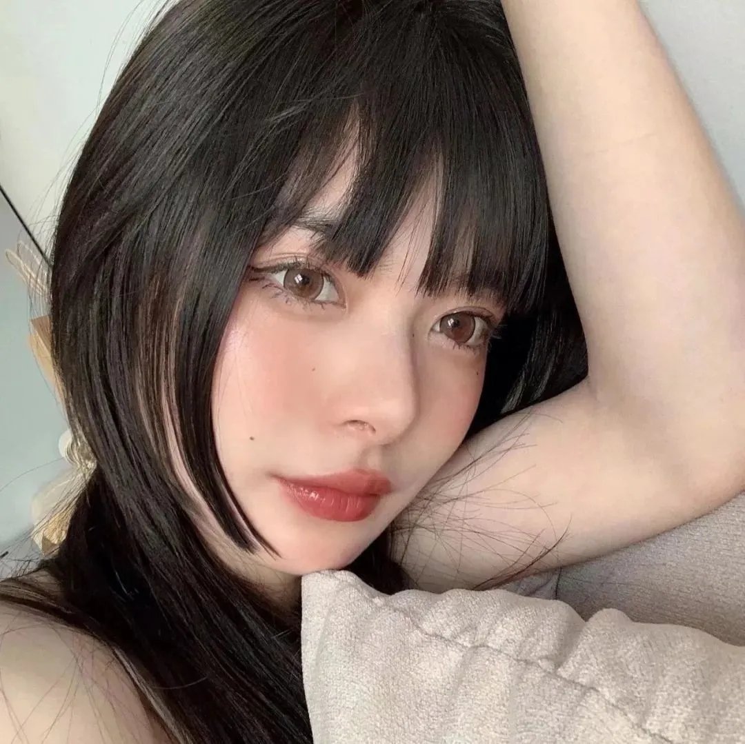 倒挂的爱丽丝